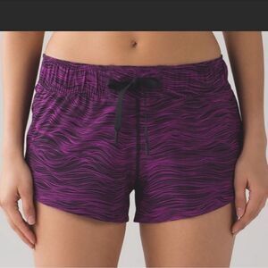 Lululemon Double Time Reversible 3" Shorts Gray Purple Print Size 8